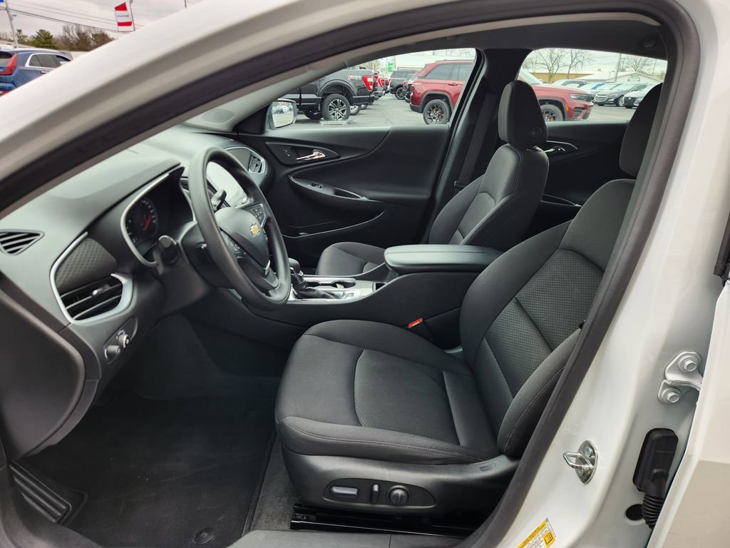 Used 2023 Chevrolet Malibu LT FWD image 19