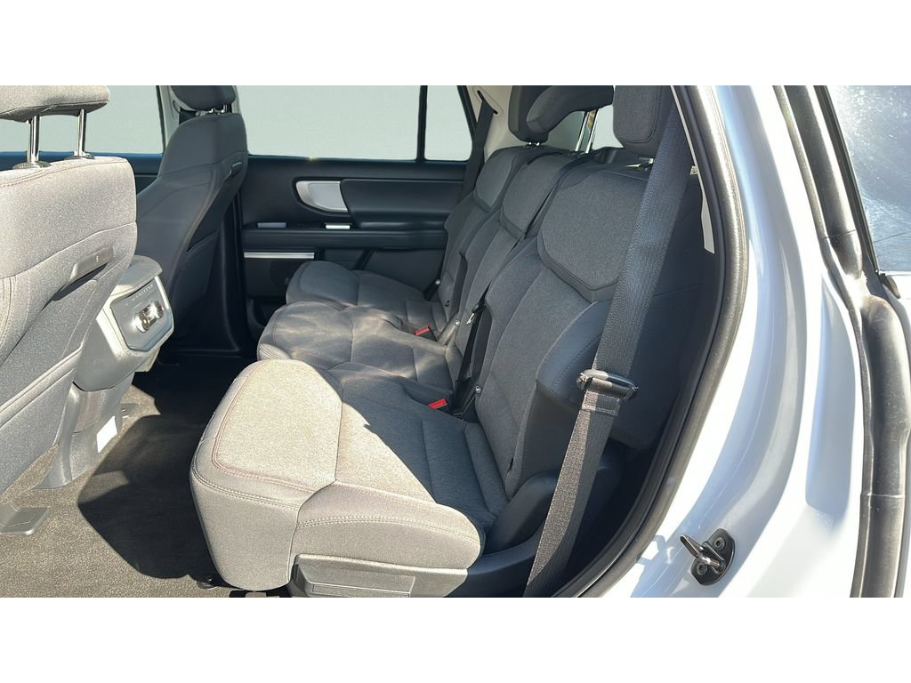 Used 2025 Ford Expedition Active AWD/4WD image 18