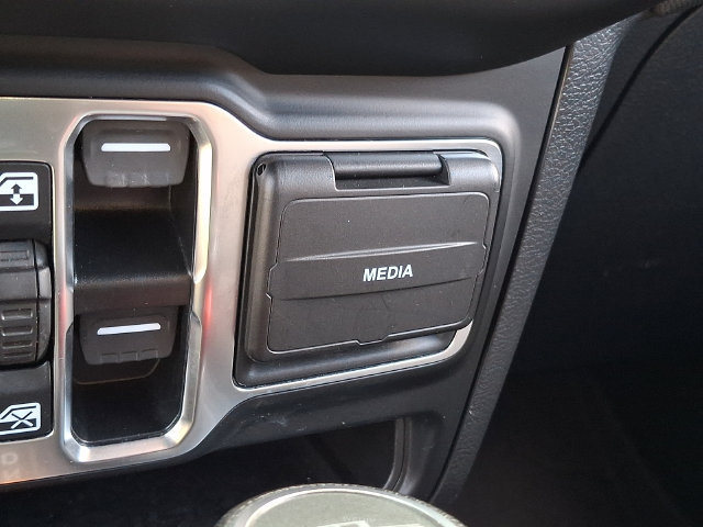 Used 2022 Jeep Gladiator Sport AWD/4WD image 26