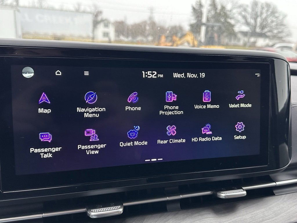 Used 2024 Kia Carnival EX image 31