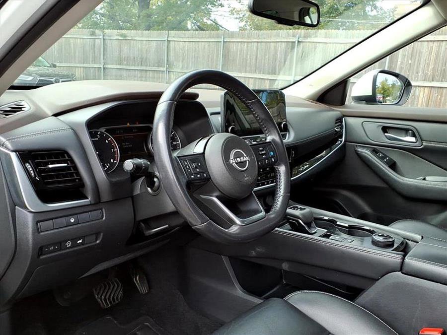 Used 2023 Nissan Rogue SL w/ SL Premium Package image 18