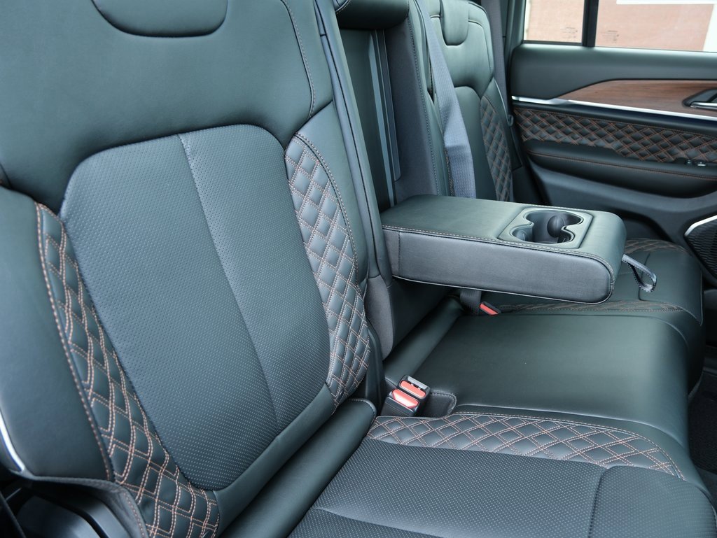 New 2025 Jeep Grand Cherokee Summit image 34