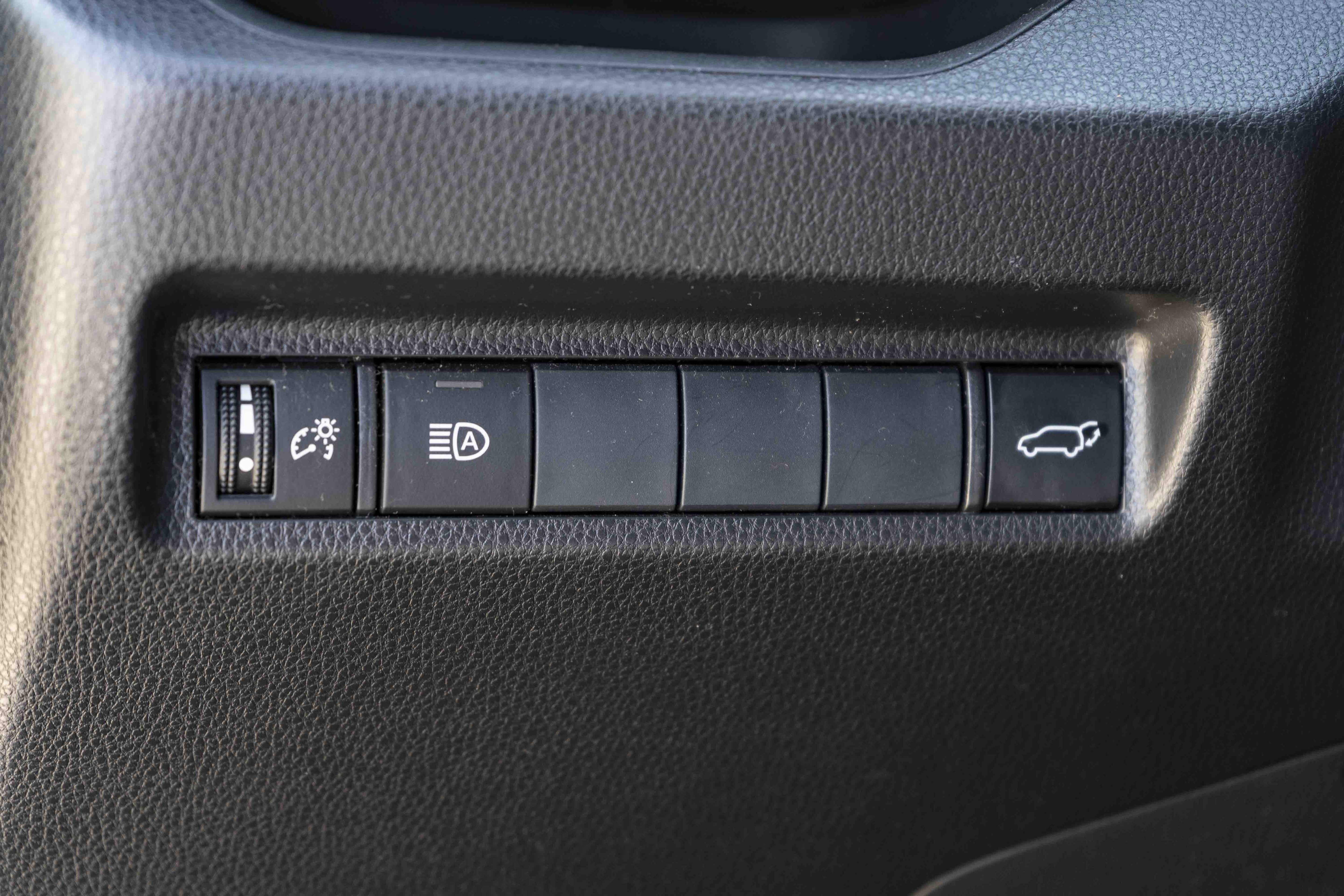 Used 2019 Toyota RAV4 XLE Premium image 37