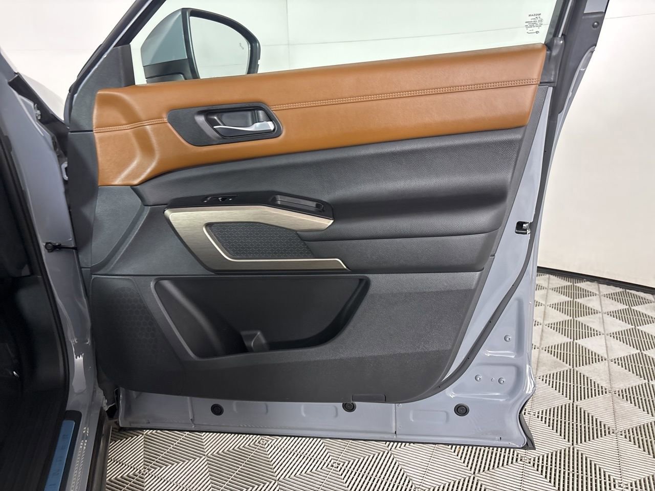Used 2023 Nissan Pathfinder Platinum AWD/4WD image 29