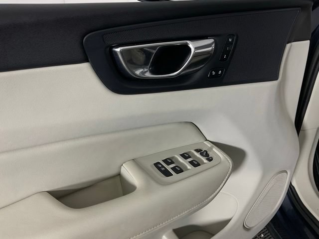 Used 2023 Volvo XC60 B5 Plus w/ Climate Package AWD/4WD image 28