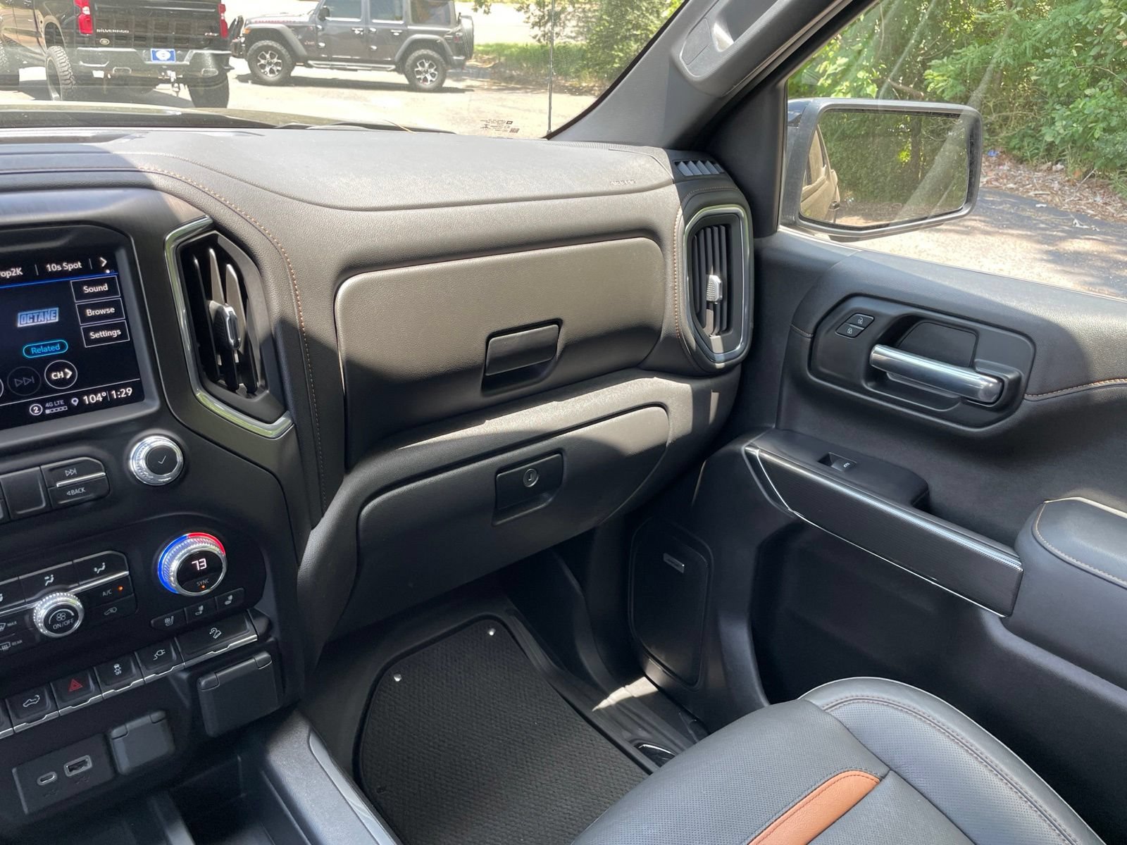 Used 2021 GMC Sierra 1500 AT4 w/ AT4 Premium Package AWD/4WD image 36