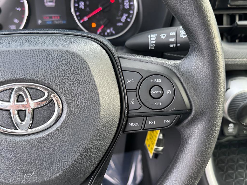 Used 2020 Toyota RAV4 LE image 16