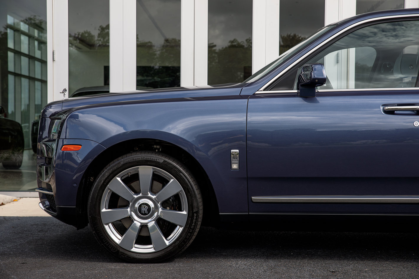 Certified 2019 Rolls-Royce Cullinan AWD/4WD image 5