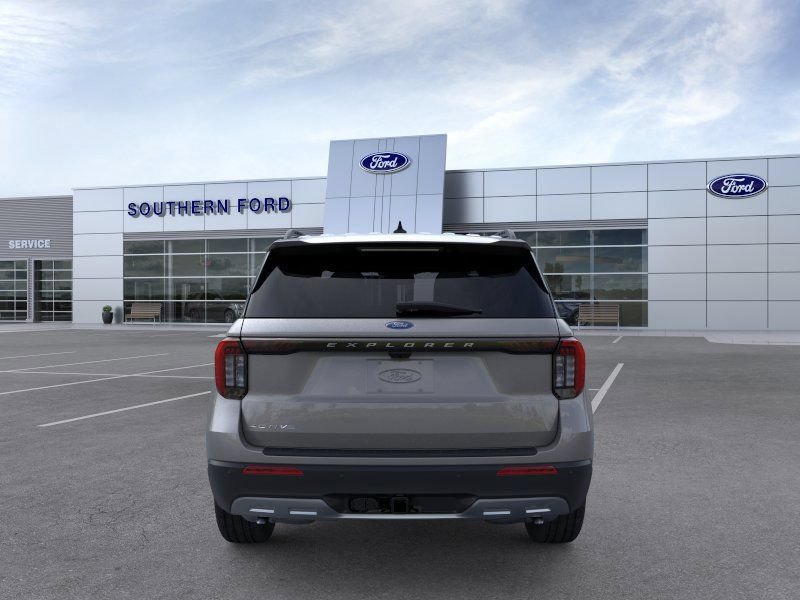 New 2026 Ford Explorer Active w/ Active Comfort Package RWD image 4