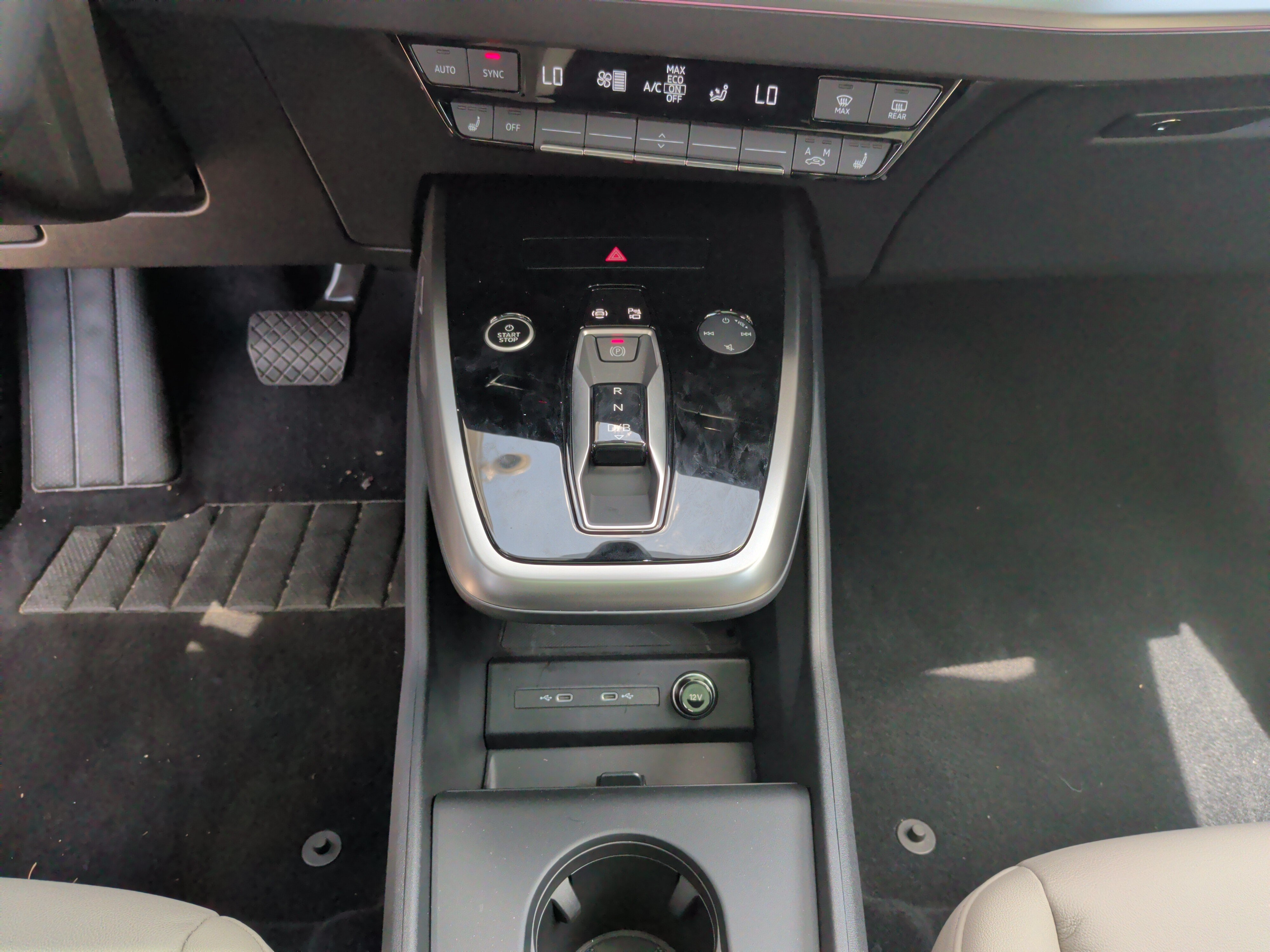Certified 2024 Audi Q4 e-tron Prestige AWD/4WD image 29