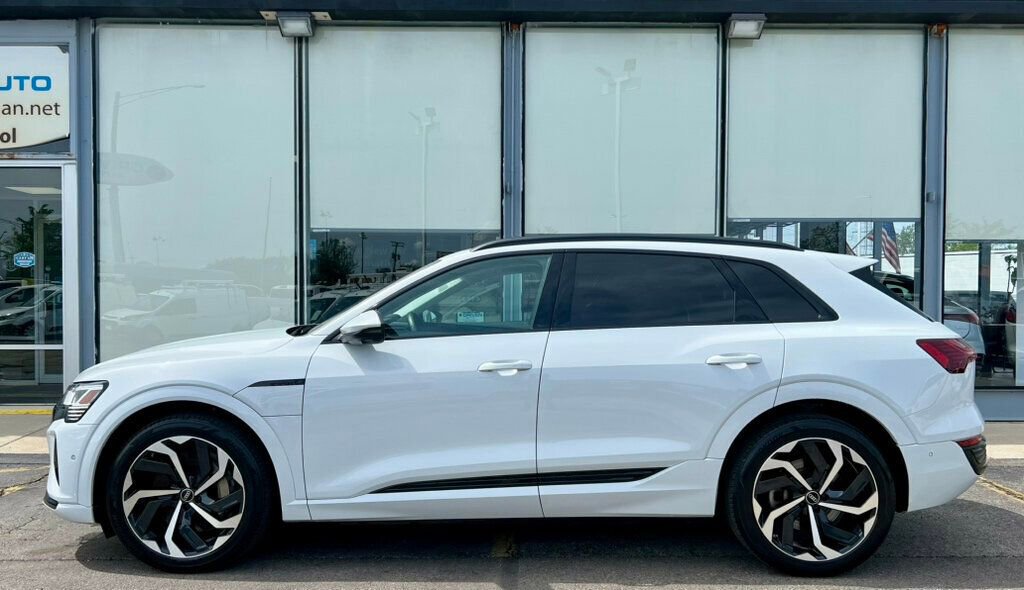 Used 2024 Audi Q8 e-tron Premium Plus w/ Premium Plus Package AWD/4WD image 39