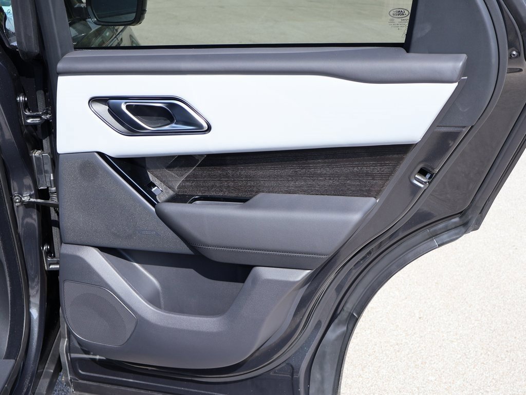 New 2026 Land Rover Range Rover Velar Dynamic SE image 15