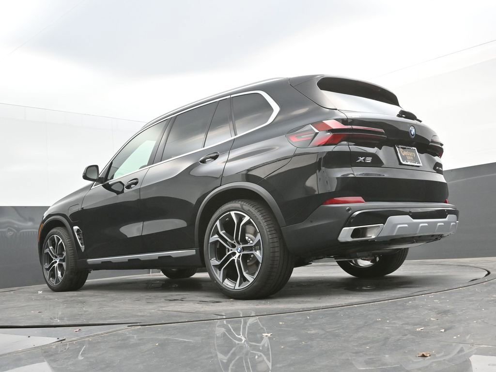 New 2026 BMW X5 xDrive50e w/ Premium Package AWD/4WD image 44