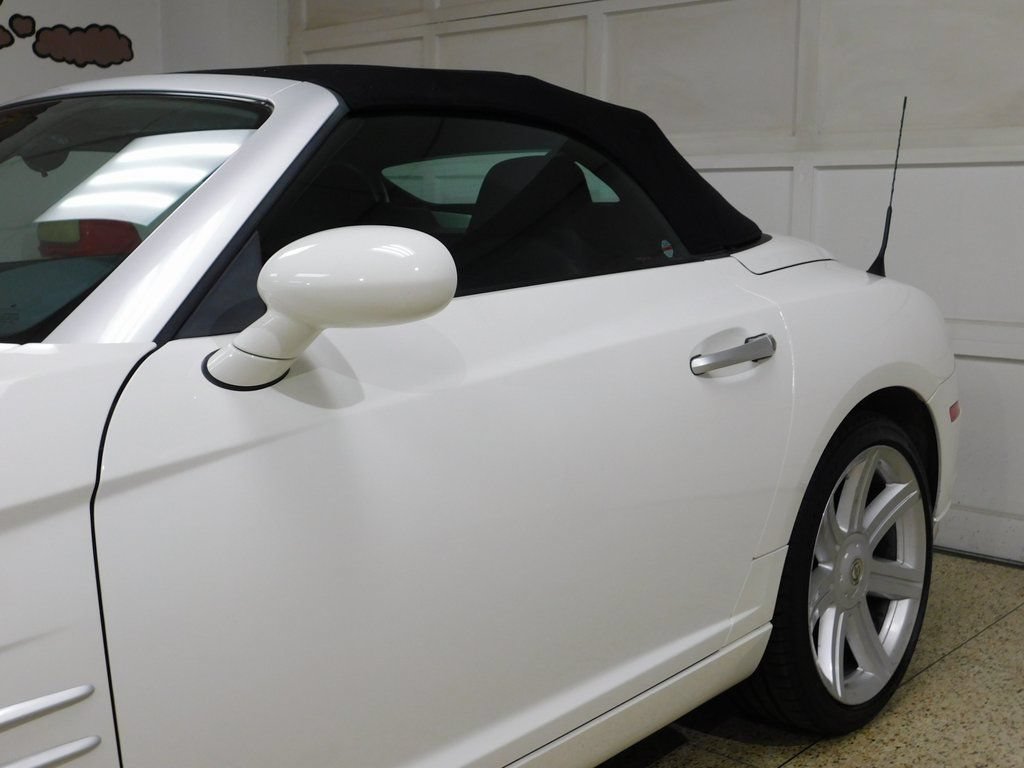 Used 2005 Chrysler Crossfire Limited RWD image 36