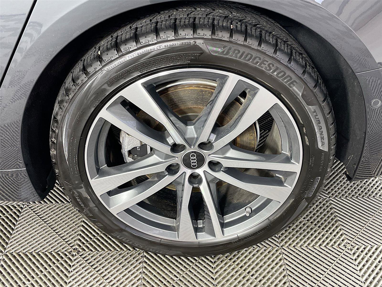 Used 2023 Audi A6 Premium image 35