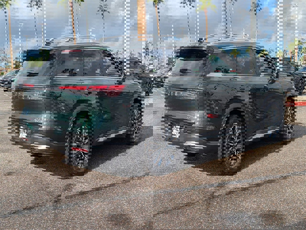 New 2026 INFINITI QX60 Luxe w/ Family Package image 5