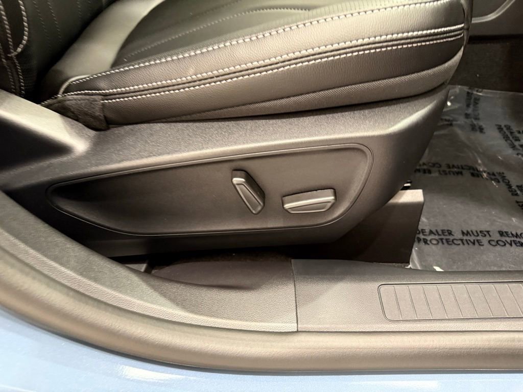 New 2025 Ford Escape SE w/ PHEV Premium Package image 19