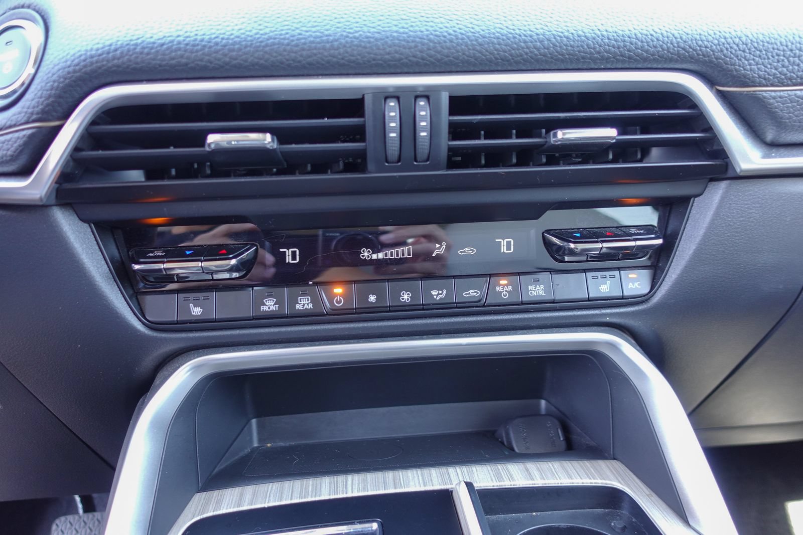 Certified 2025 MAZDA CX-70 Plug-In Hybrid w/ Premium Pkg AWD/4WD image 24