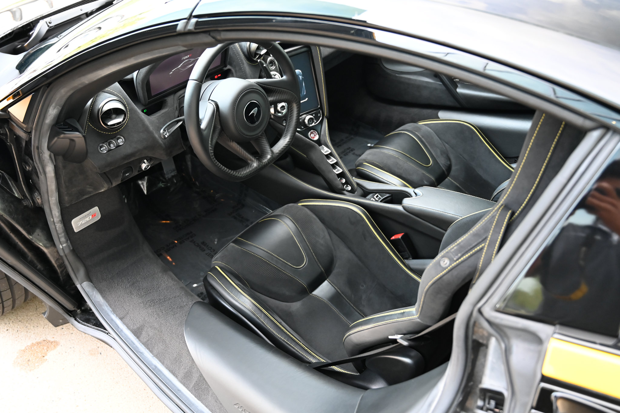 Used 2020 McLaren 720S Performance RWD image 9