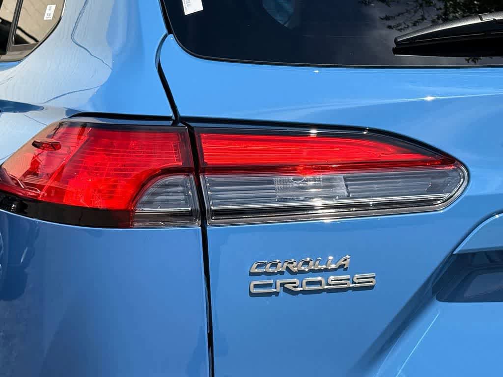 Used 2026 Toyota Corolla Cross XLE w/ Convenience Package FWD image 7