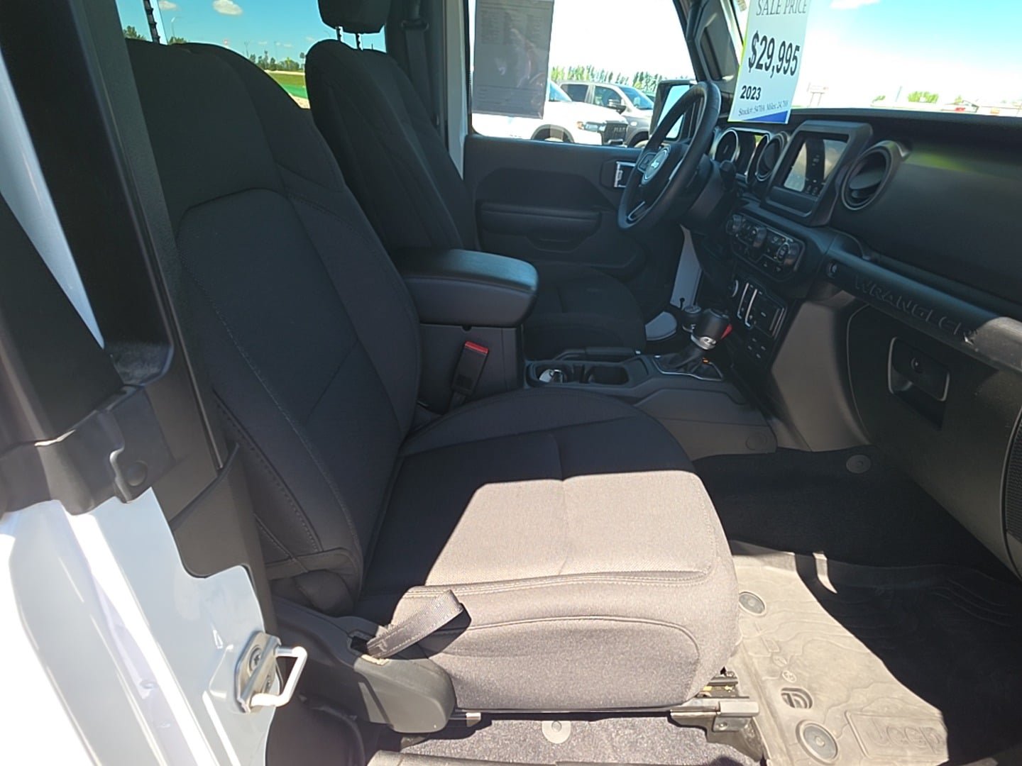 Used 2023 Jeep Wrangler Sport AWD/4WD image 18