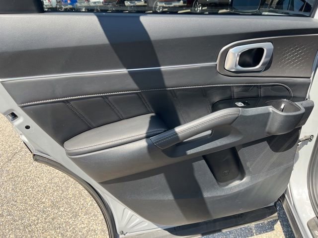 Used 2023 Kia Sorento SX AWD/4WD image 20