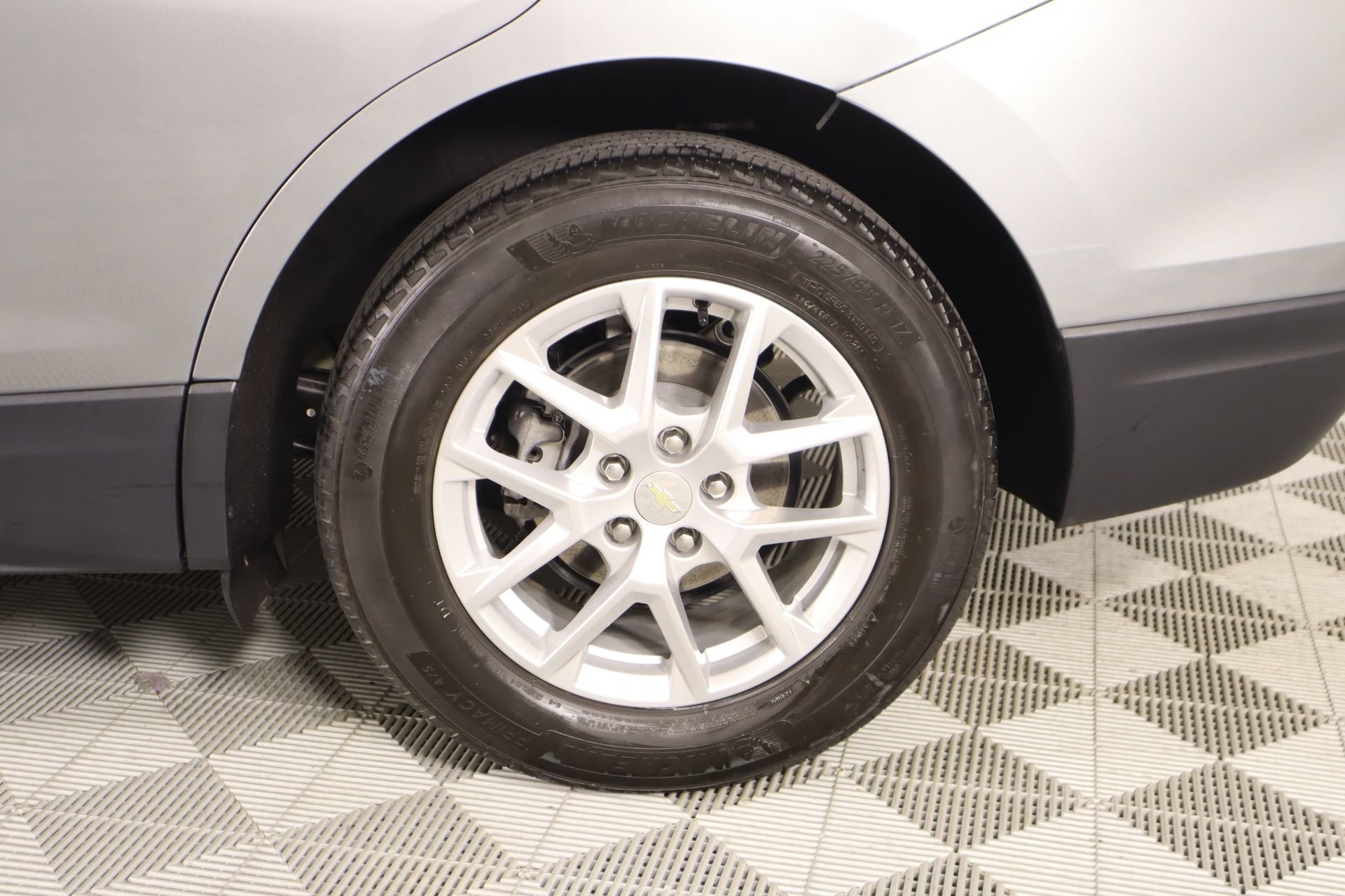 Used 2023 Chevrolet Equinox LT FWD image 17