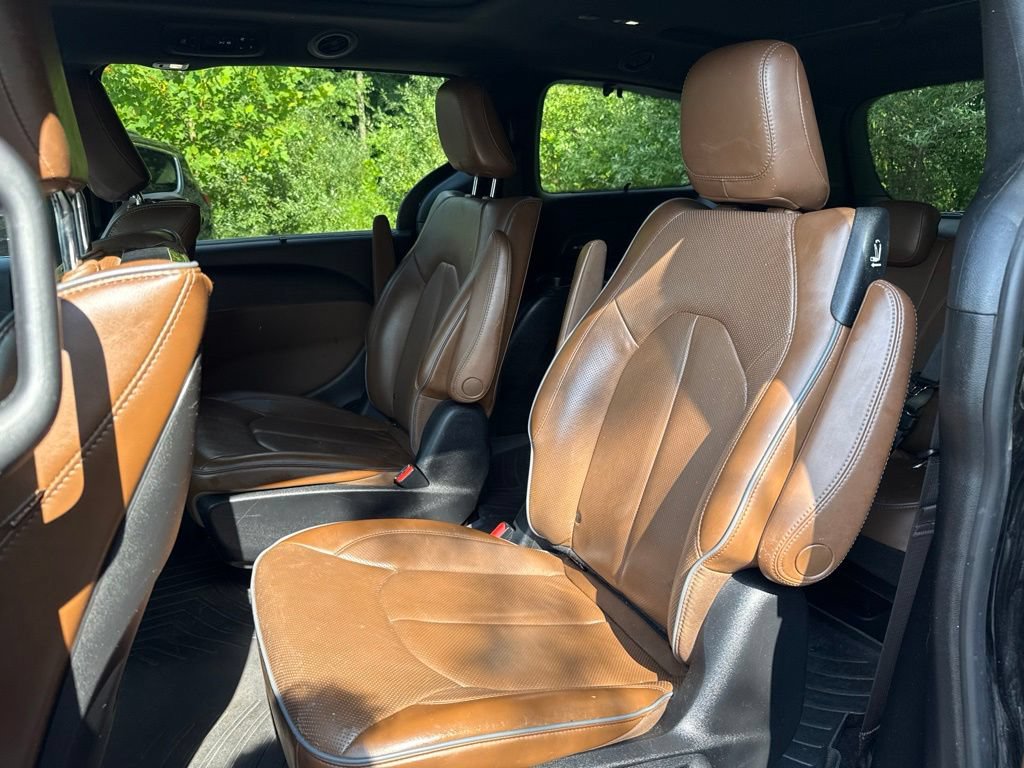 Used 2020 Chrysler Pacifica Limited w/ Advanced Safetytec Group FWD image 32