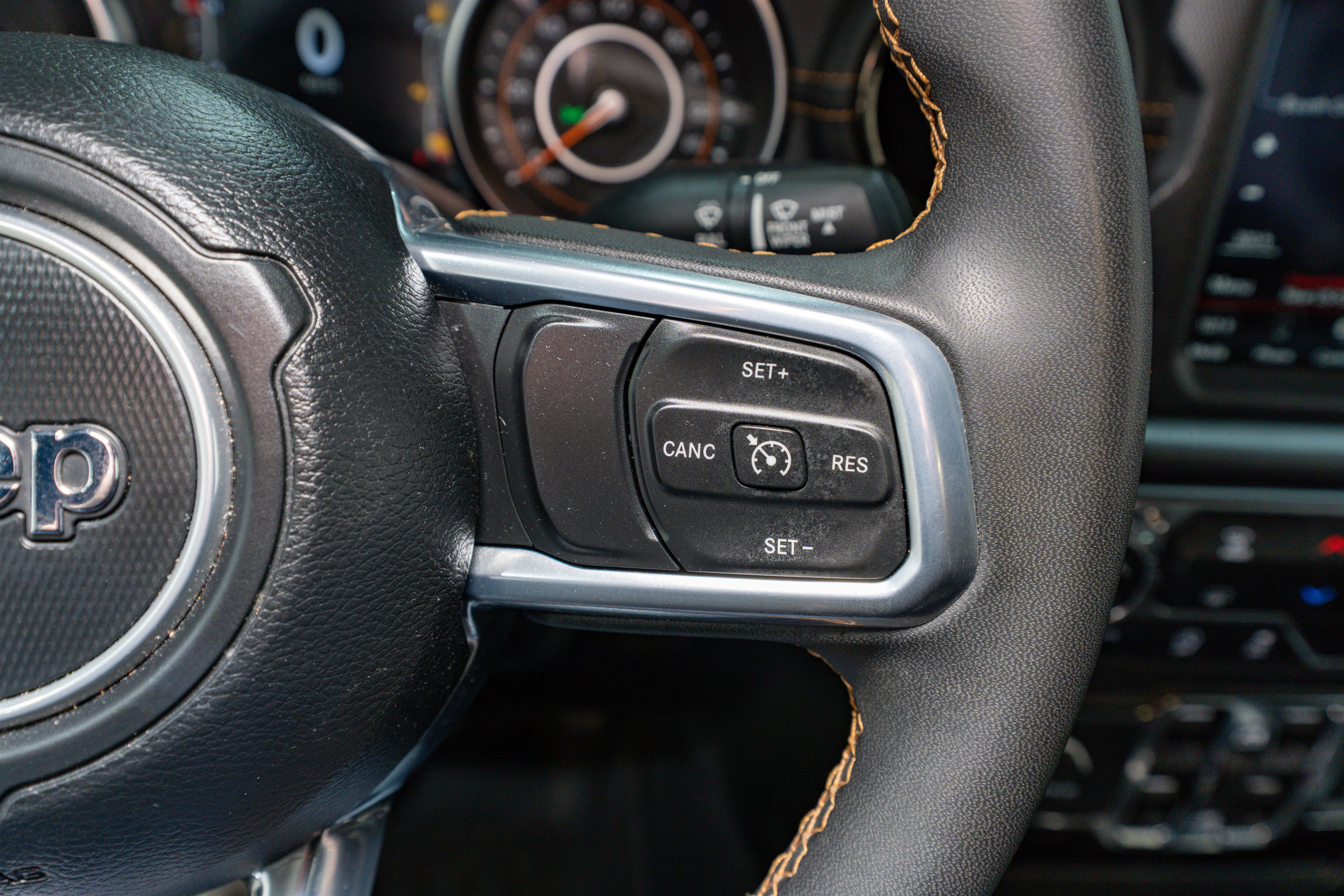 Used 2023 Jeep Gladiator Overland AWD/4WD image 27