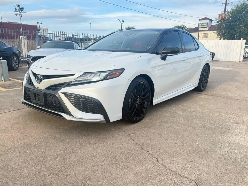 Used 2021 Toyota Camry XSE w/ Navigation Package FWD image 3