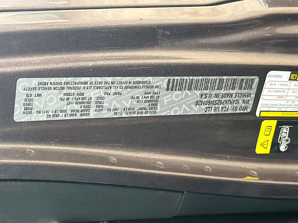 Used 2025 Jeep Wrangler Unlimited Sahara AWD/4WD image 30