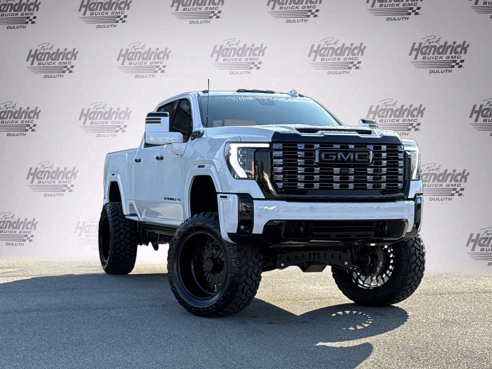 Used 2025 GMC Sierra 2500 Denali Ultimate image 2