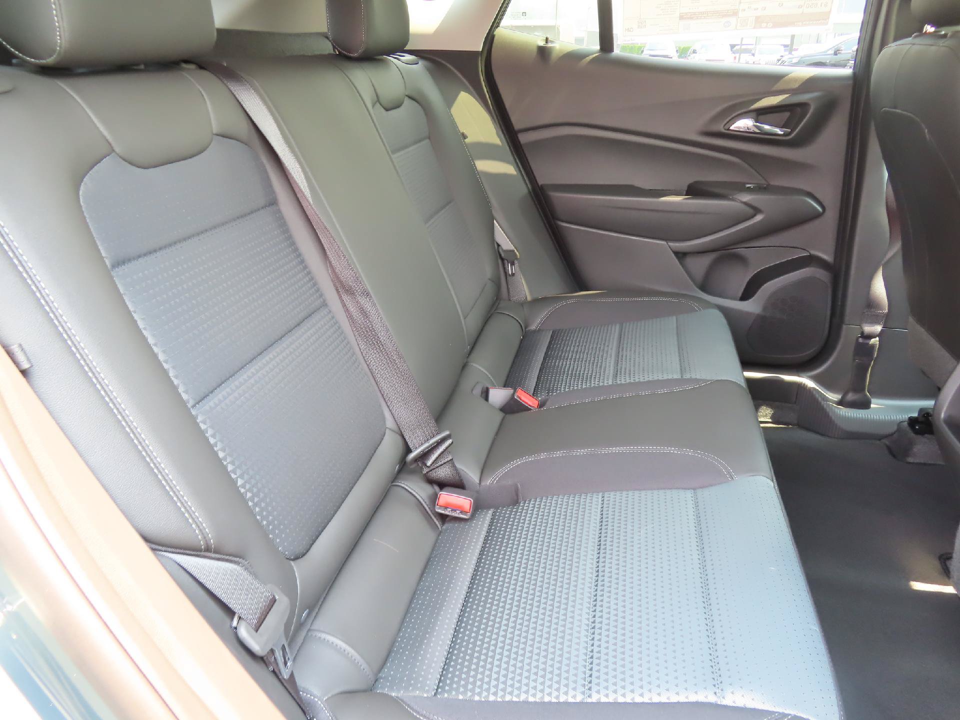 New 2026 Chevrolet Trax LT w/ Driver Confidence Package FWD image 39