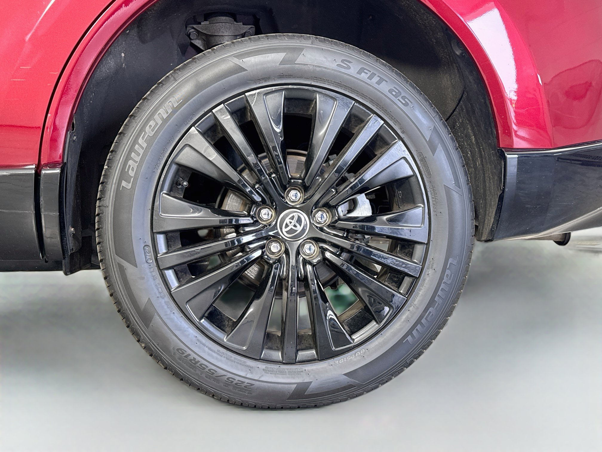 Certified 2024 Toyota Venza Nightshade AWD/4WD image 31