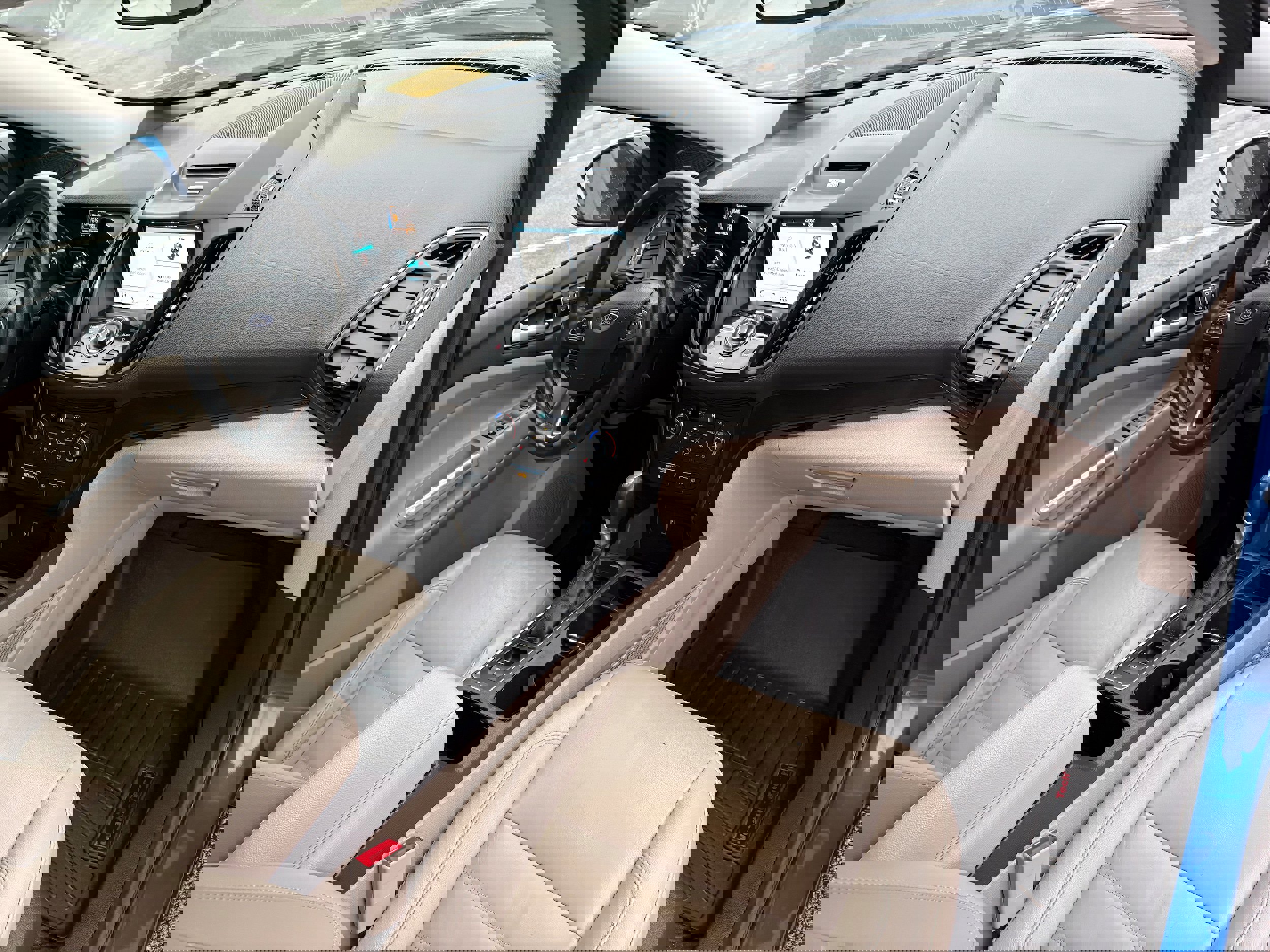 Used 2017 Ford Escape Titanium image 27