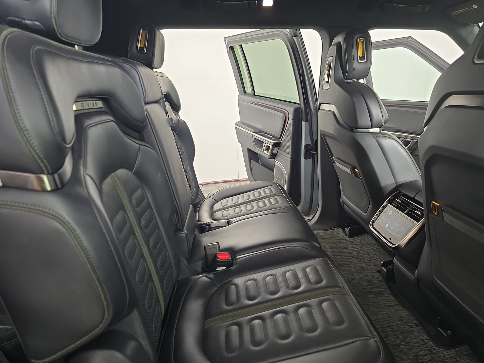 Used 2024 Rivian R1S Adventure Quad AWD/4WD image 23