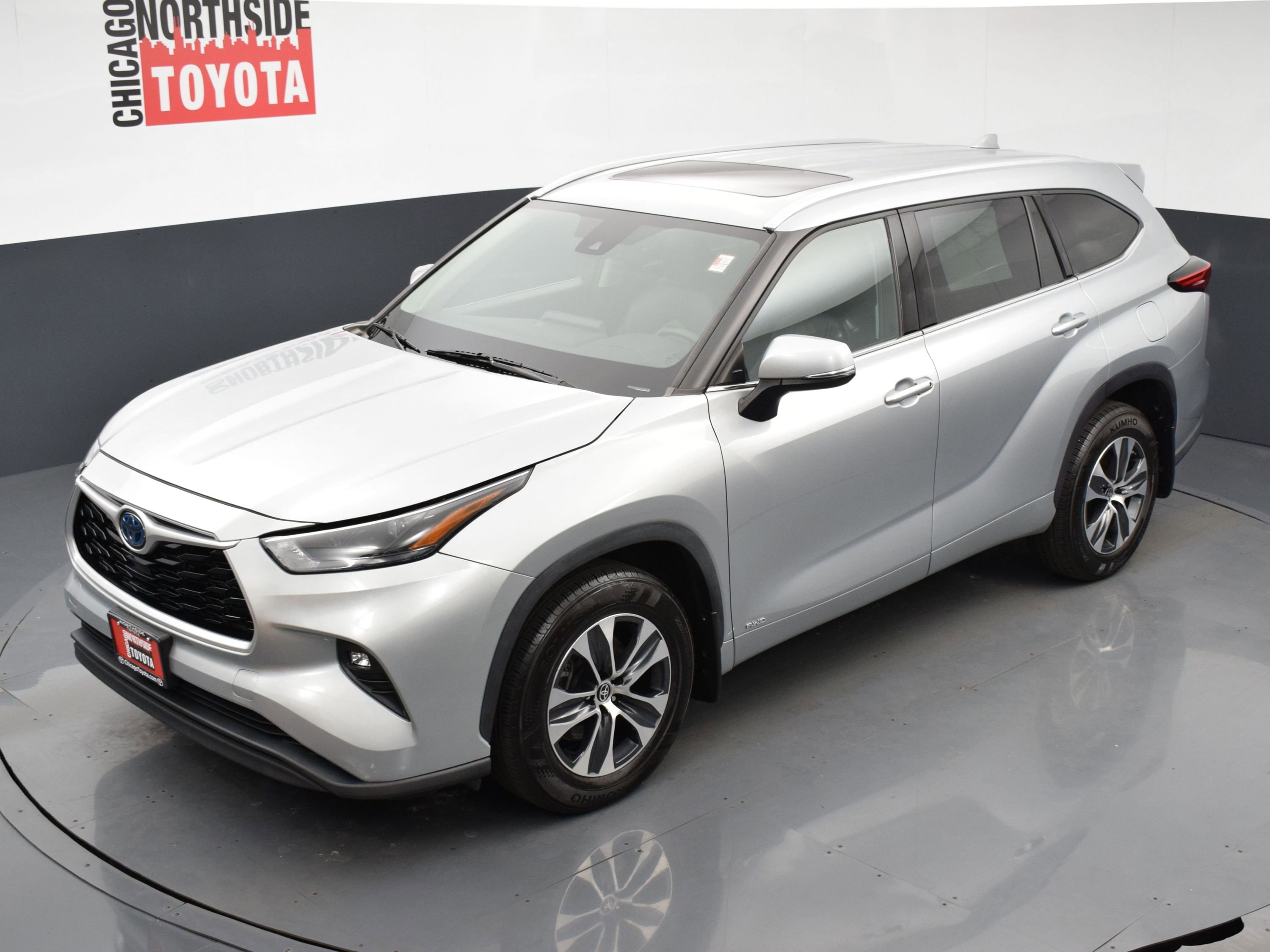 Used 2022 Toyota Highlander XLE AWD/4WD image 28