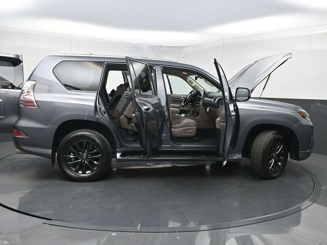 Used 2023 Lexus GX 460 Premium w/ Premium Package image 38