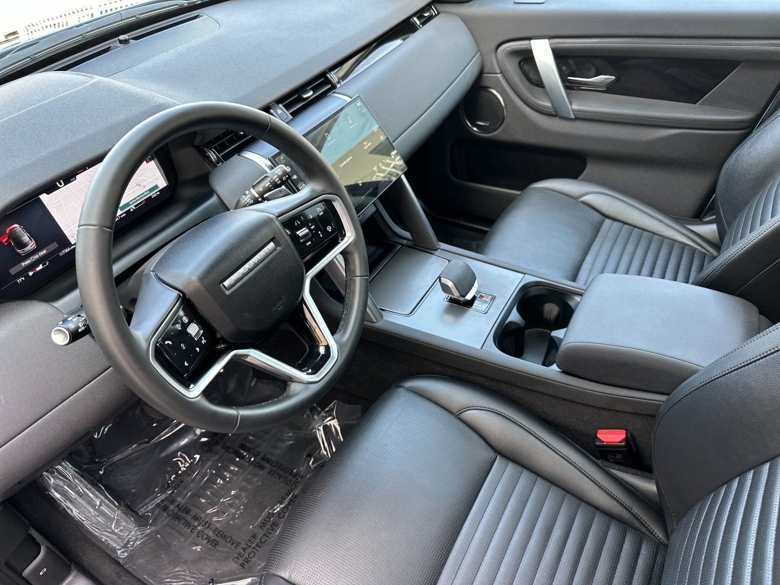 Used 2025 Land Rover Discovery Sport S image 10