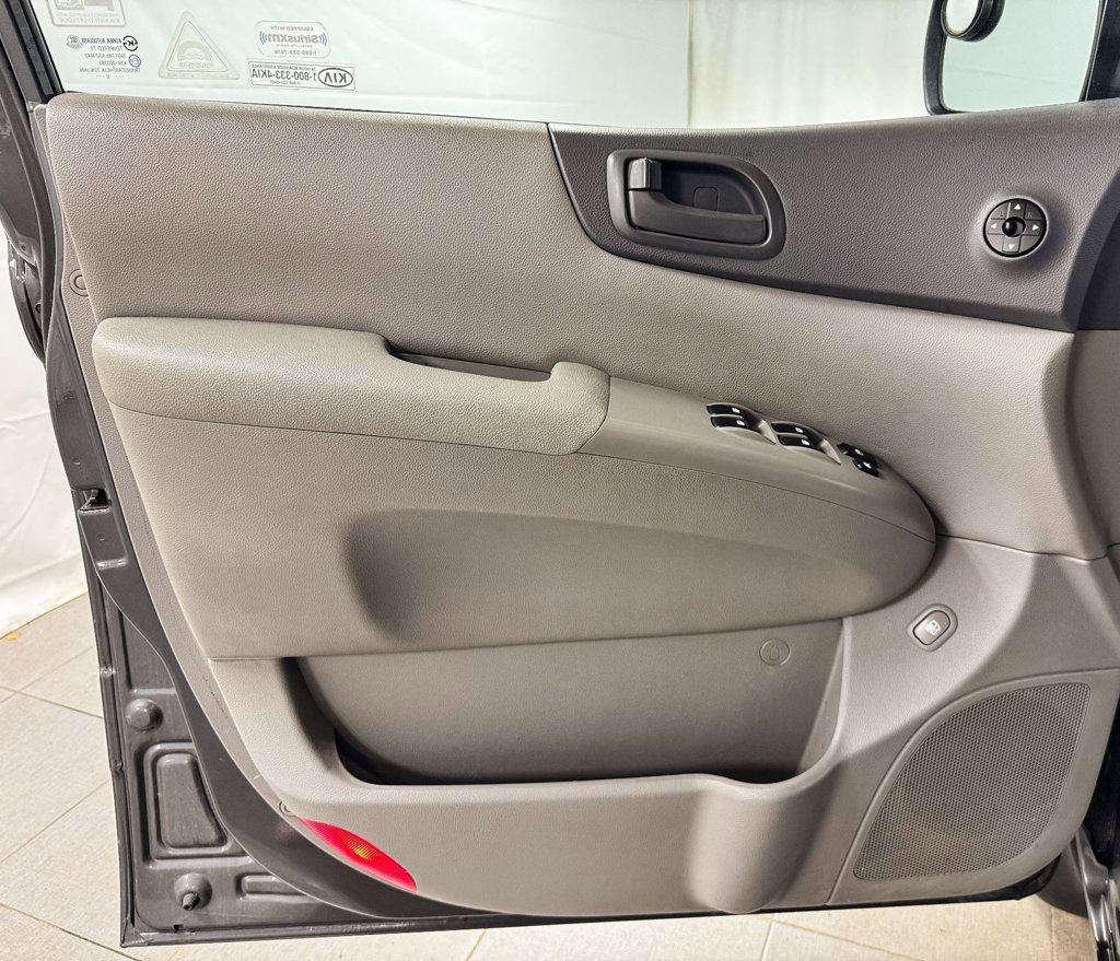 Used 2012 Kia Sedona LX w/ PWR Pkg image 13