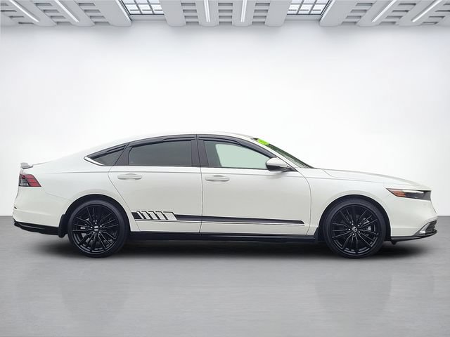 Used 2024 Honda Accord Touring image 3