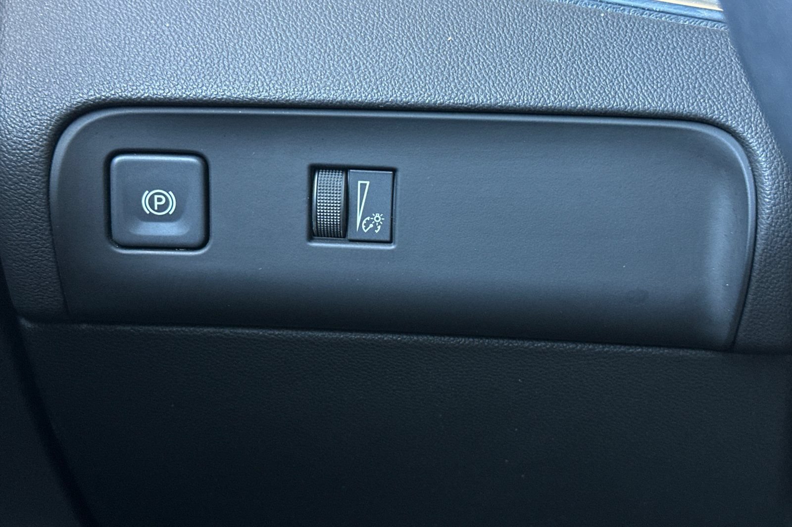 Used 2023 Buick Enclave Essence FWD image 36