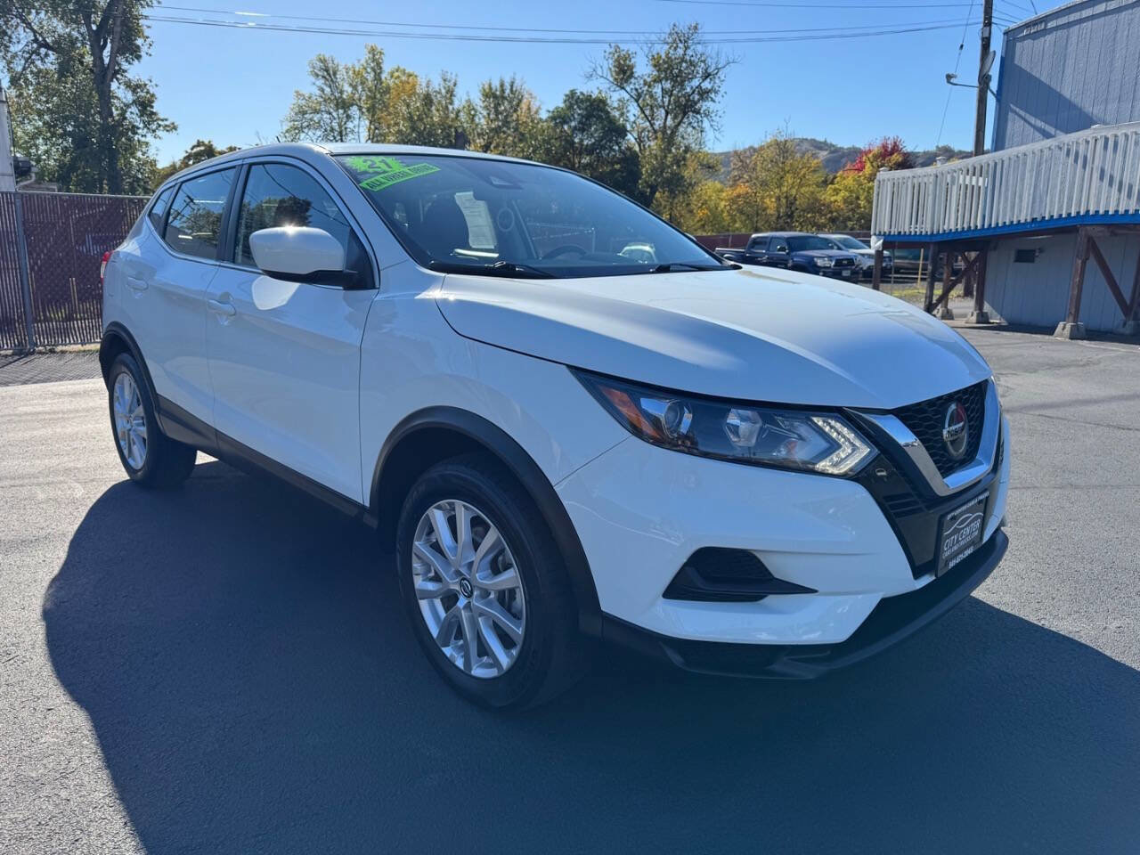 Used 2021 Nissan Rogue Sport S image 2