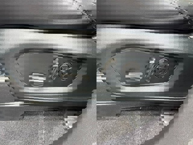 Certified 2021 Ford Explorer Platinum w/ Equipment Group 601A image 15