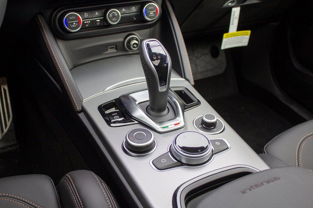 New 2025 Alfa Romeo Stelvio Sprint image 21