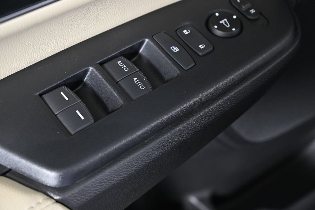 Used 2018 Honda CR-V Touring image 21