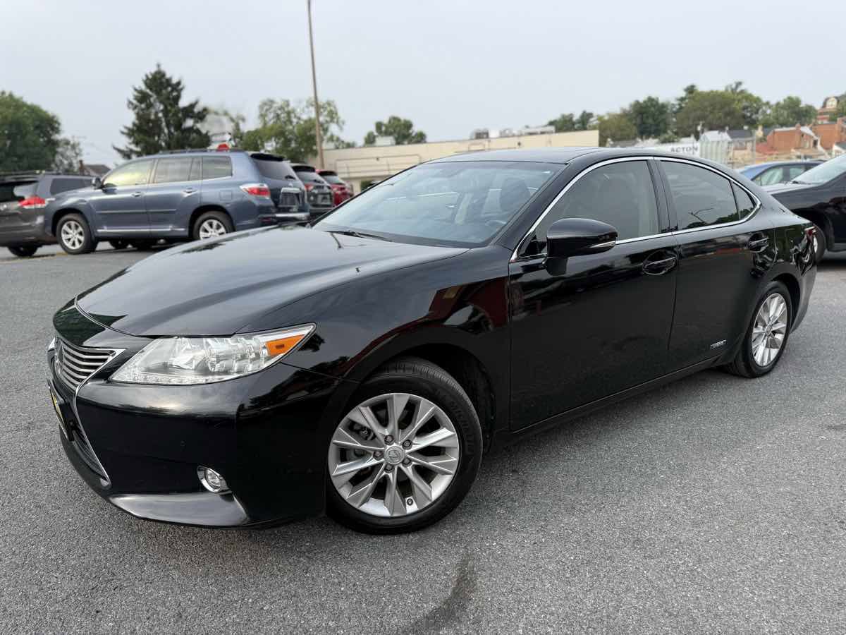 Used 2015 Lexus ES 300h image 3