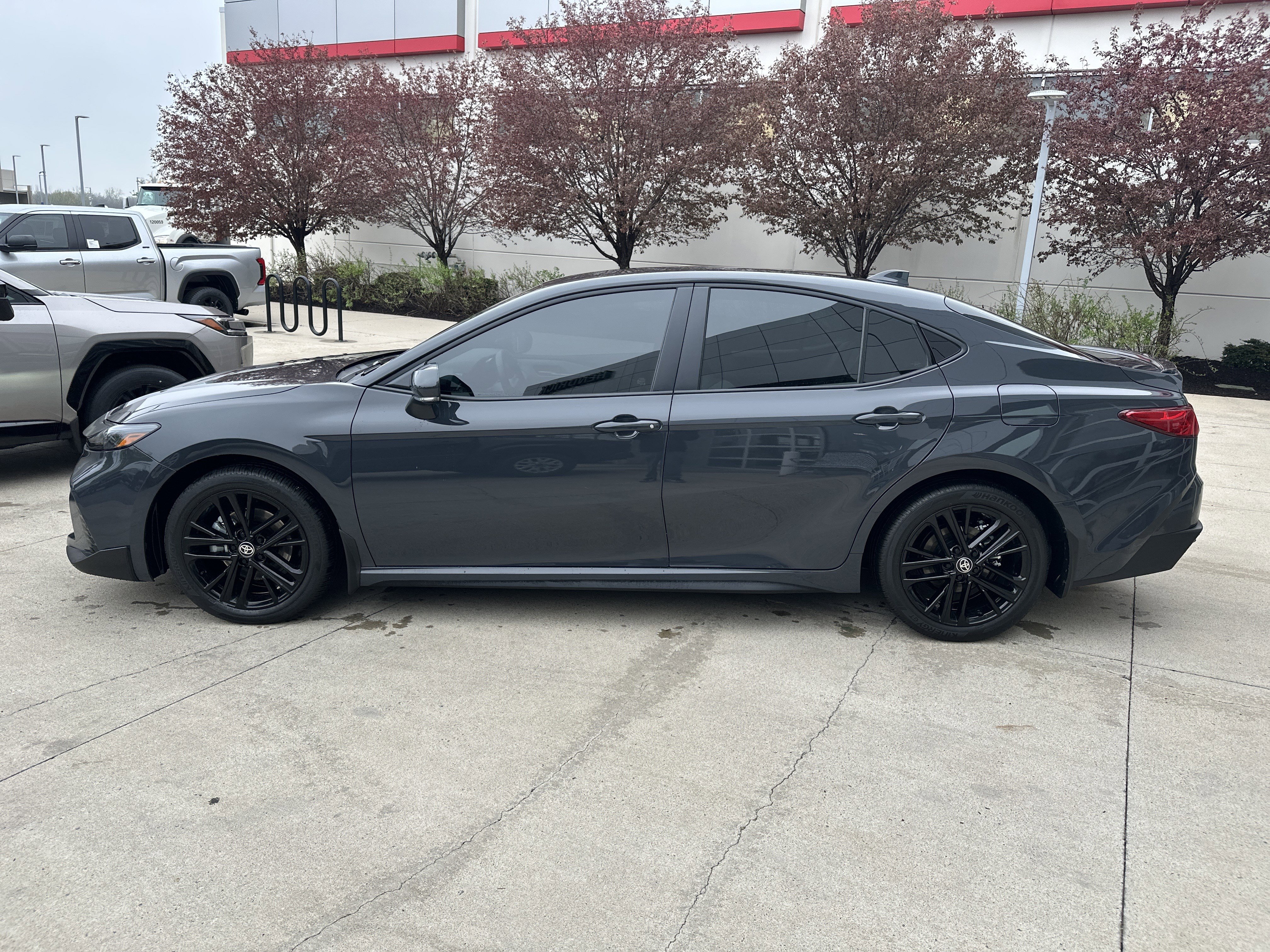 Used 2026 Toyota Camry SE AWD/4WD image 9