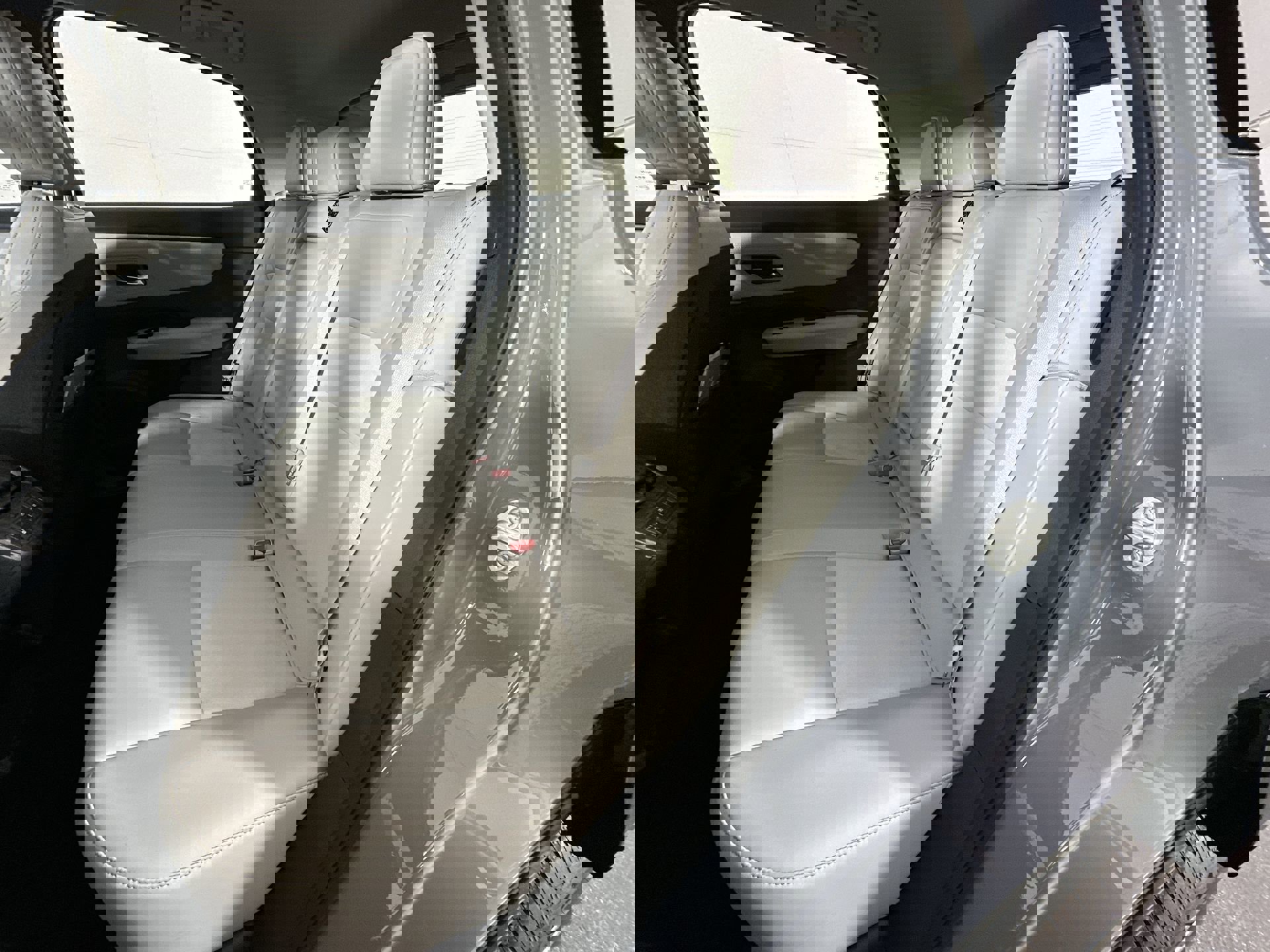 Certified 2024 Nissan Ariya AWD image 27