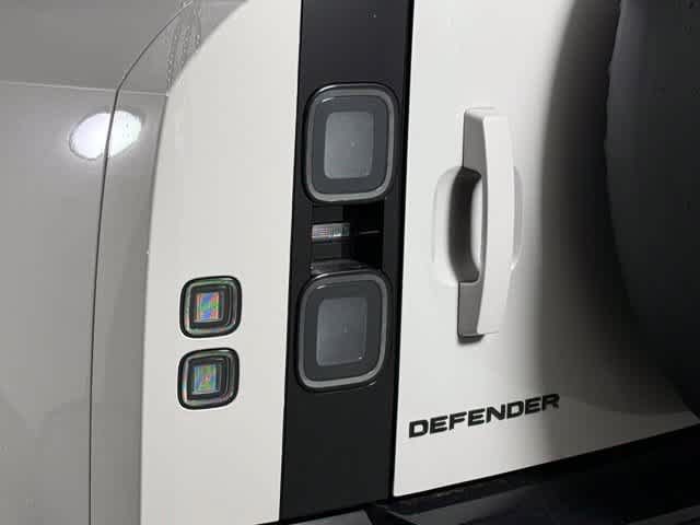 New 2026 Land Rover Defender 110 X-Dynamic SE AWD/4WD image 13